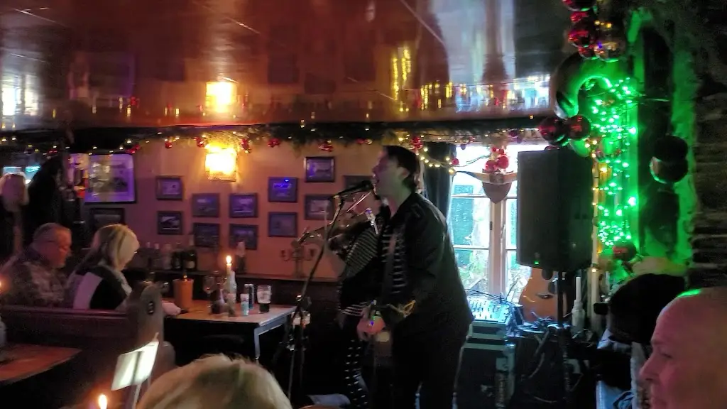 Rod & Line_Landrake_slider_image_2