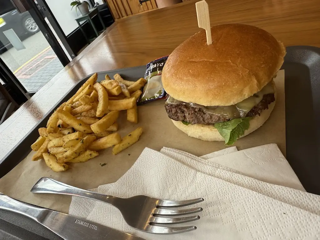 The 21 Way Burger _Knaphill_slider_image_3