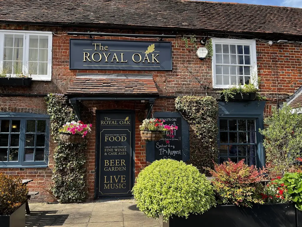 Emil Tam_The Royal Oak Knaphill_Knaphill_review