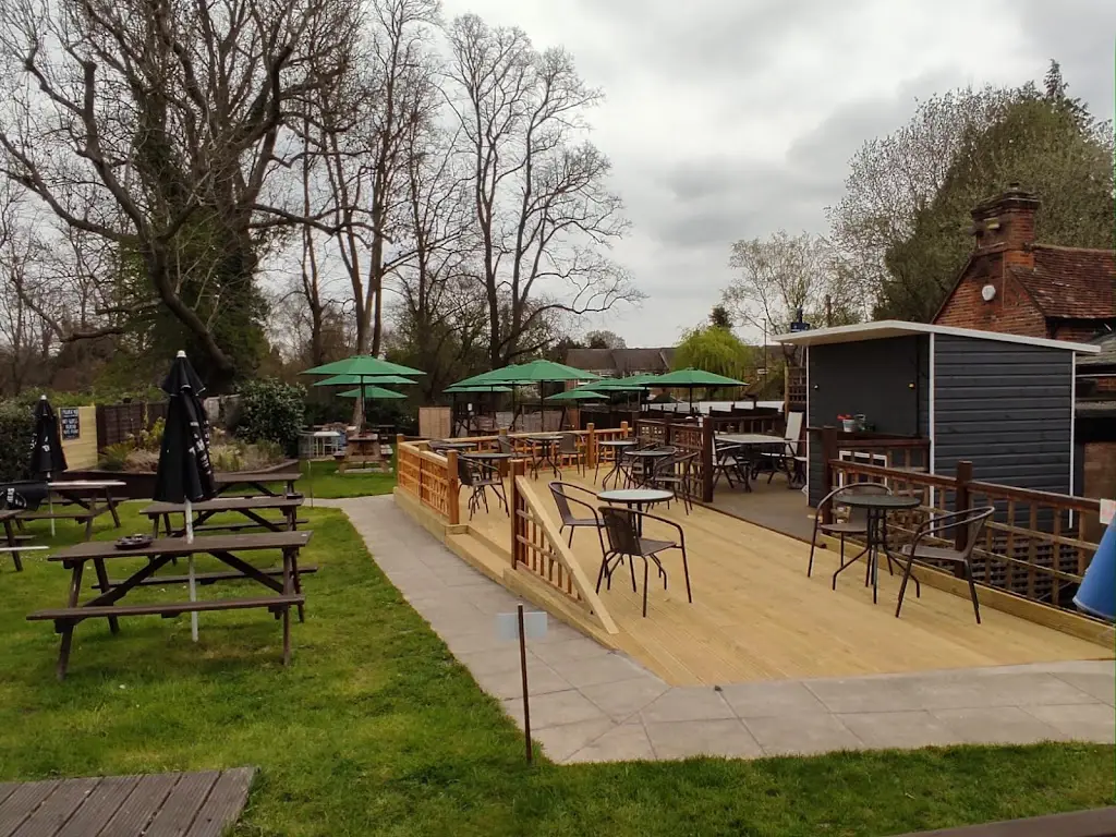 The Royal Oak Knaphill_Knaphill_slider_image_1