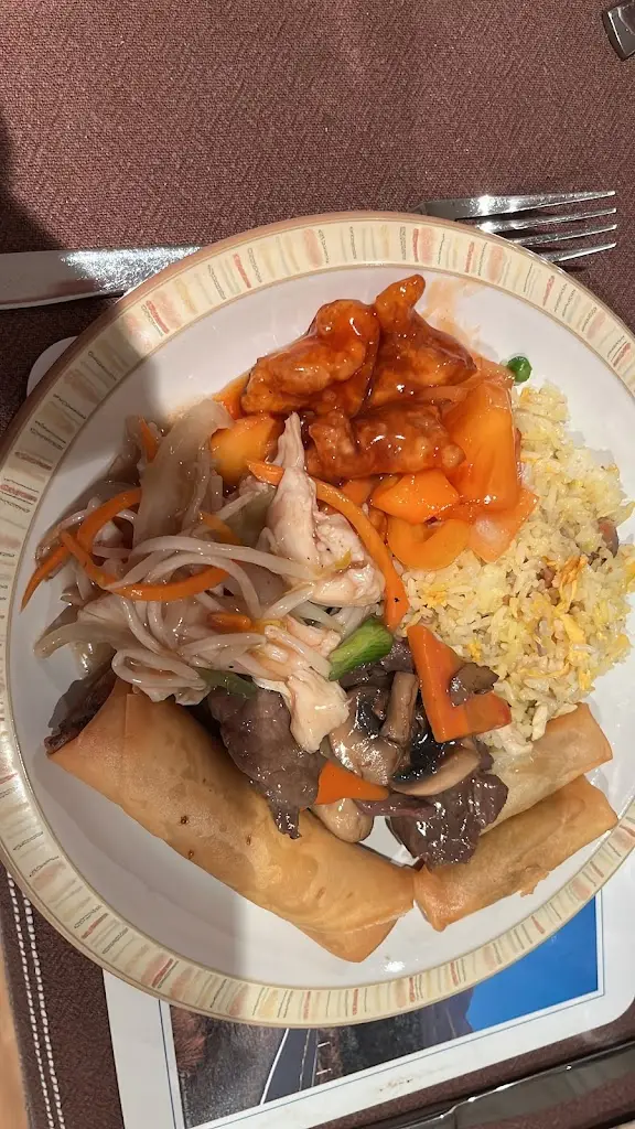 Denise Garner_Dragon Inn_Knaphill_review