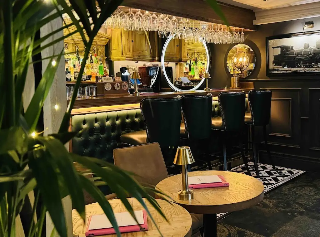 Cheals_Knowle_slider_image_3