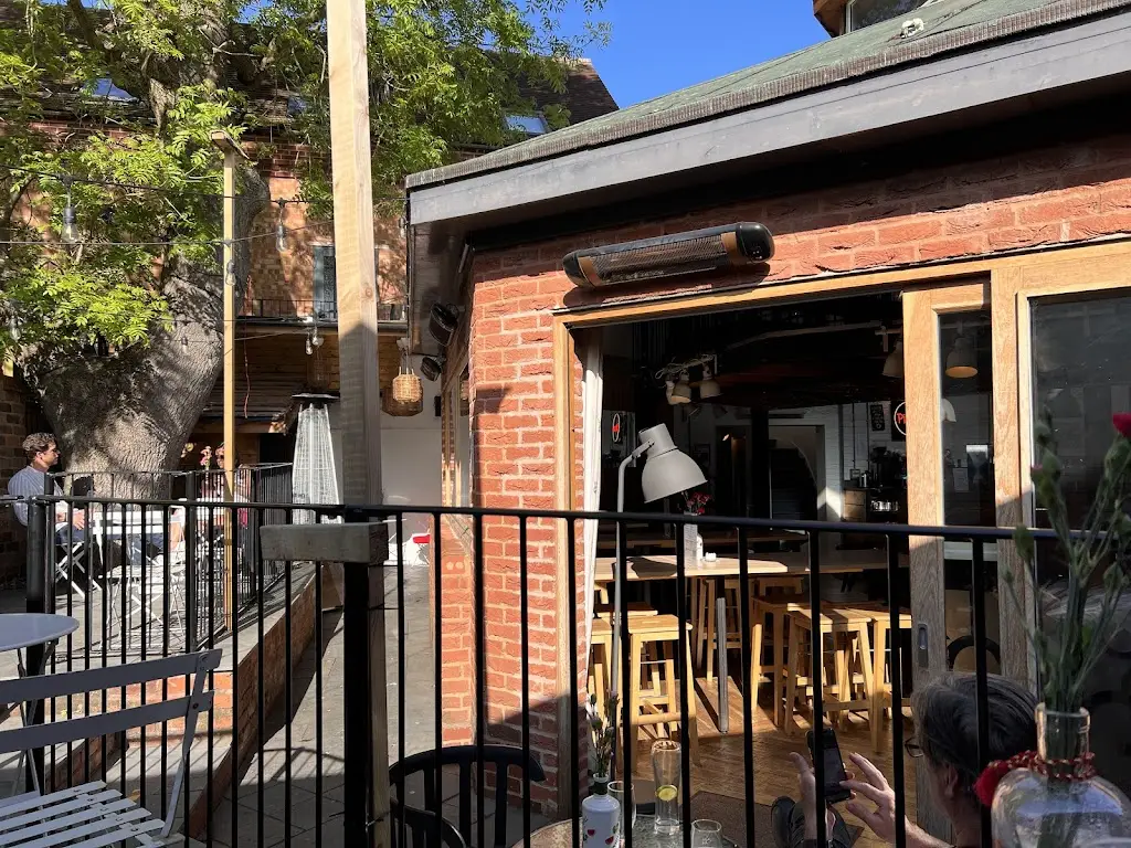 Paul Jones_Oktogon_Knowle_review