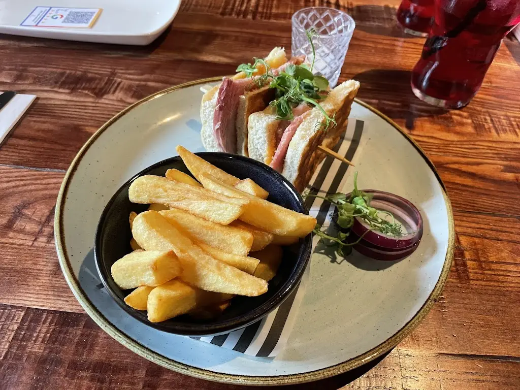 Martin Corbishley_The Red Lion_Knowle_review