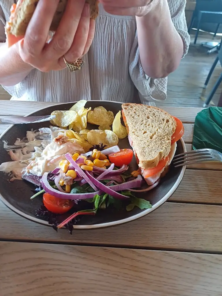 George Crane_The Ploughman's Barn @ Manor Farm Shops_Leasingham_review