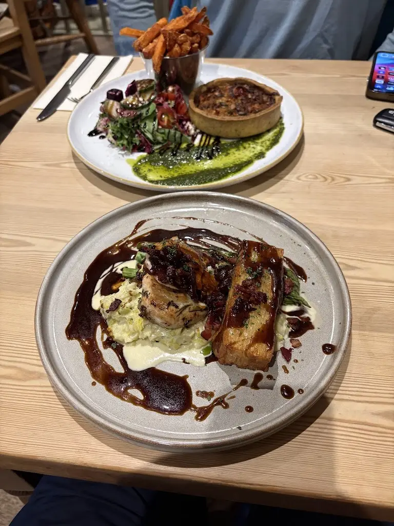 The Layer Fox_Layer de la Haye_slider_image_3