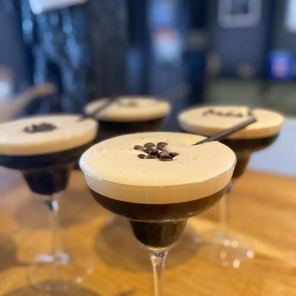 The Hare and Hounds_Layer de la Haye_slider_image_3