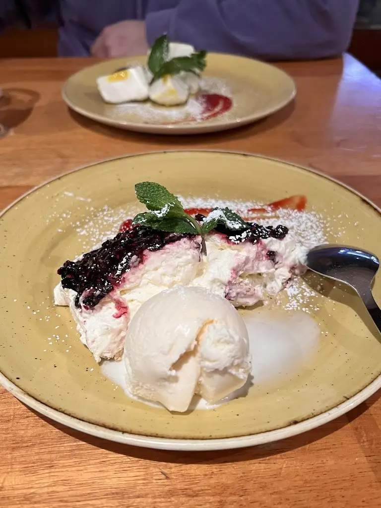 M M_Piazza Firenze - Leatherhead_Leatherhead_review