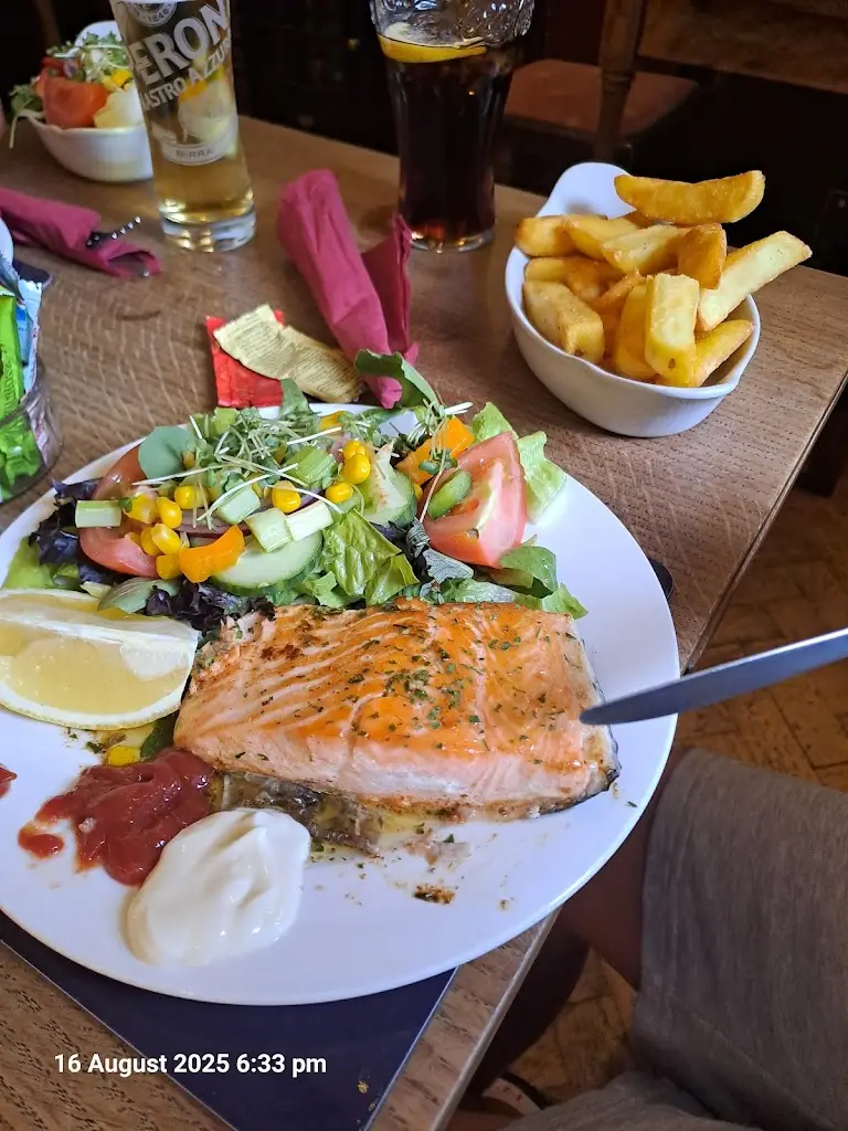 The Trout Inn_Lechlade_slider_image_2