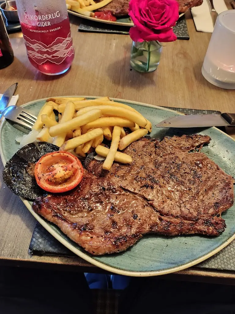 Brian Kelly_Dun Cow_Knutsford_review