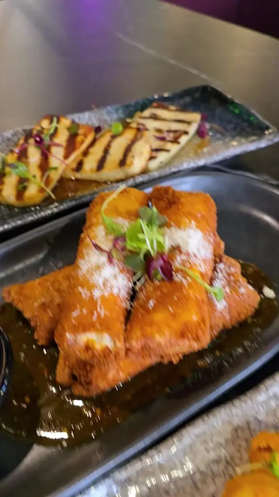 De Roya_Barking_slider_image_2