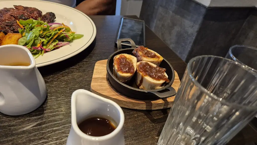 R M _Black Iron_Leicestershire_review