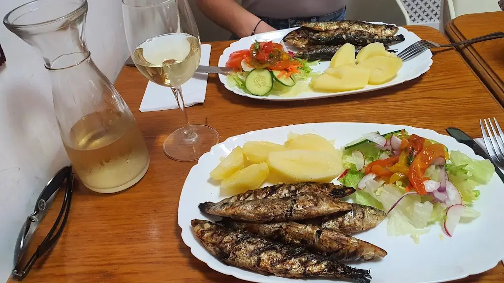 Francisco Lemos_Bela Lisboa_Barking_review