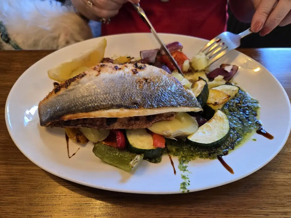 Freindy Folk_Anchor Inn_Leek Wootton_review