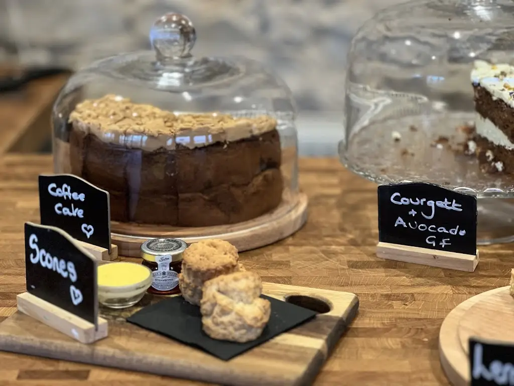 Ben Small_Corks at Kelways_Langport_recensione