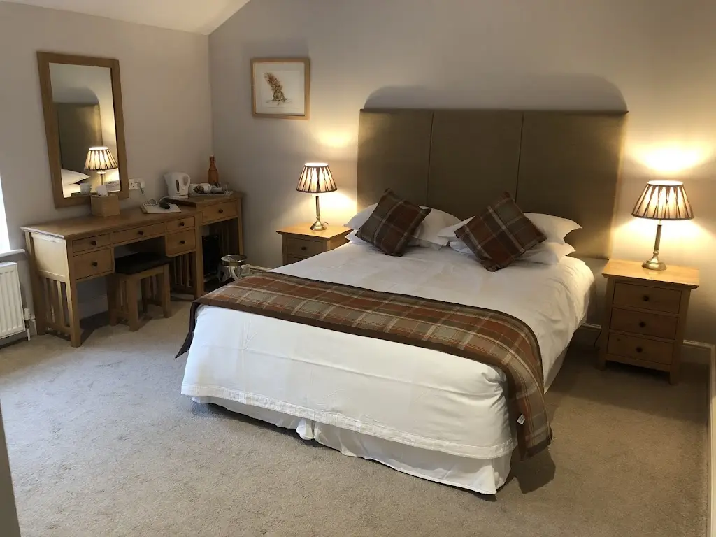 Kirsty Stone_The Drayton Crown_Langport_review