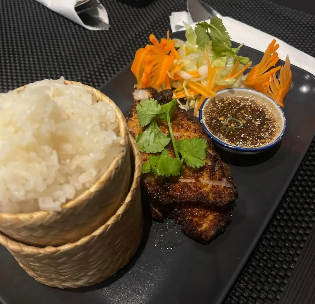 Menu_Aroy Thai_Langley Park_image_3