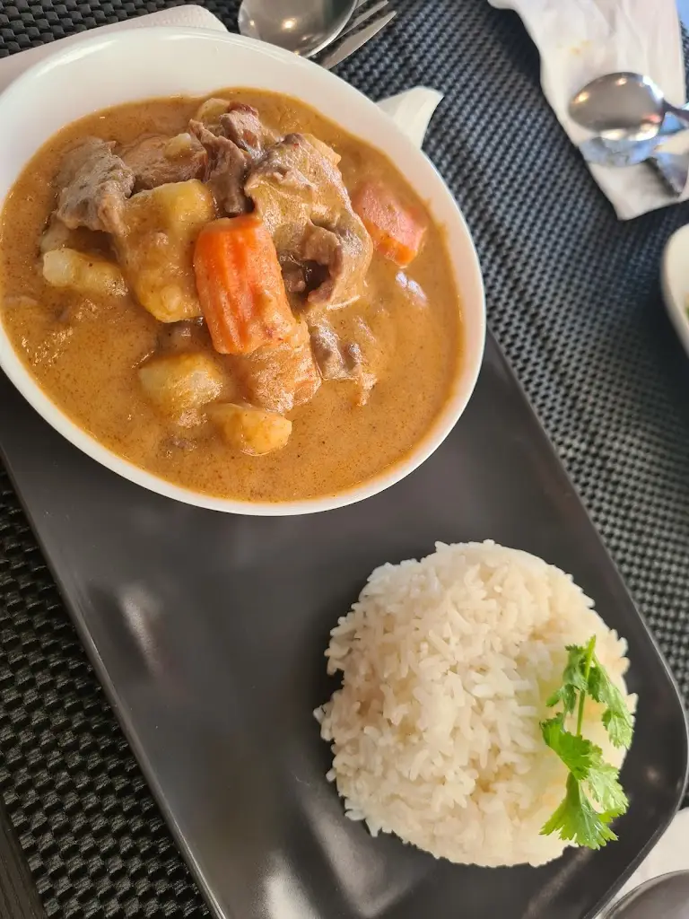 Menu_Aroy Thai_Langley Park_image_5