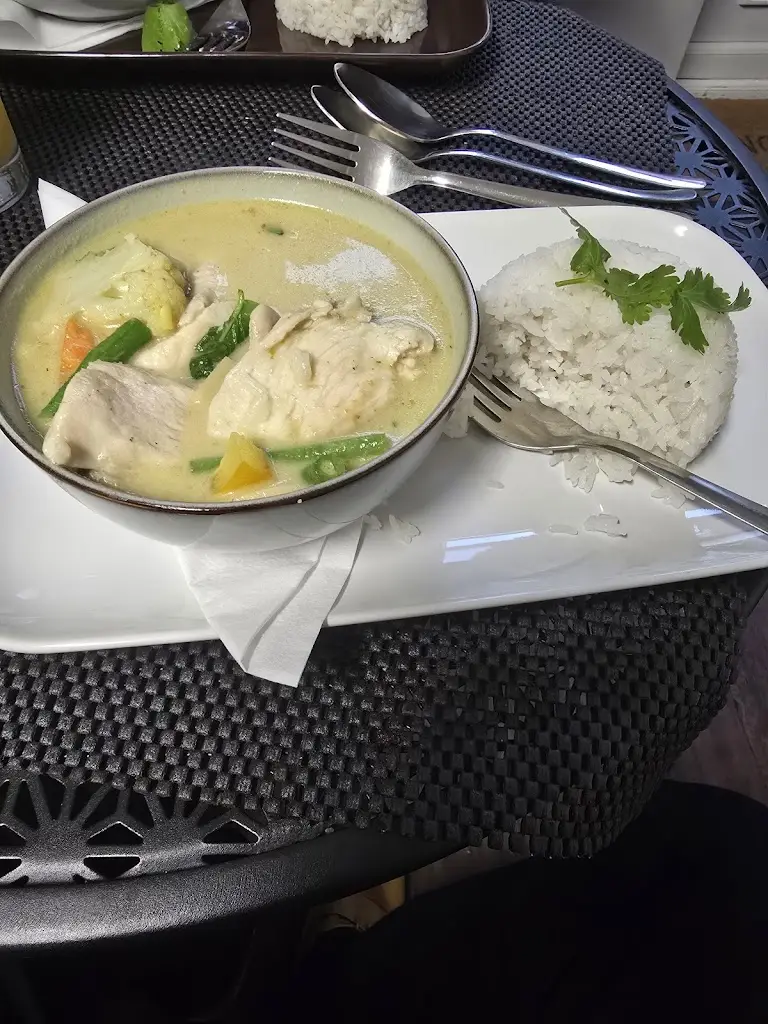 yoshimitosan tomatsu_Aroy Thai_Langley Park_review