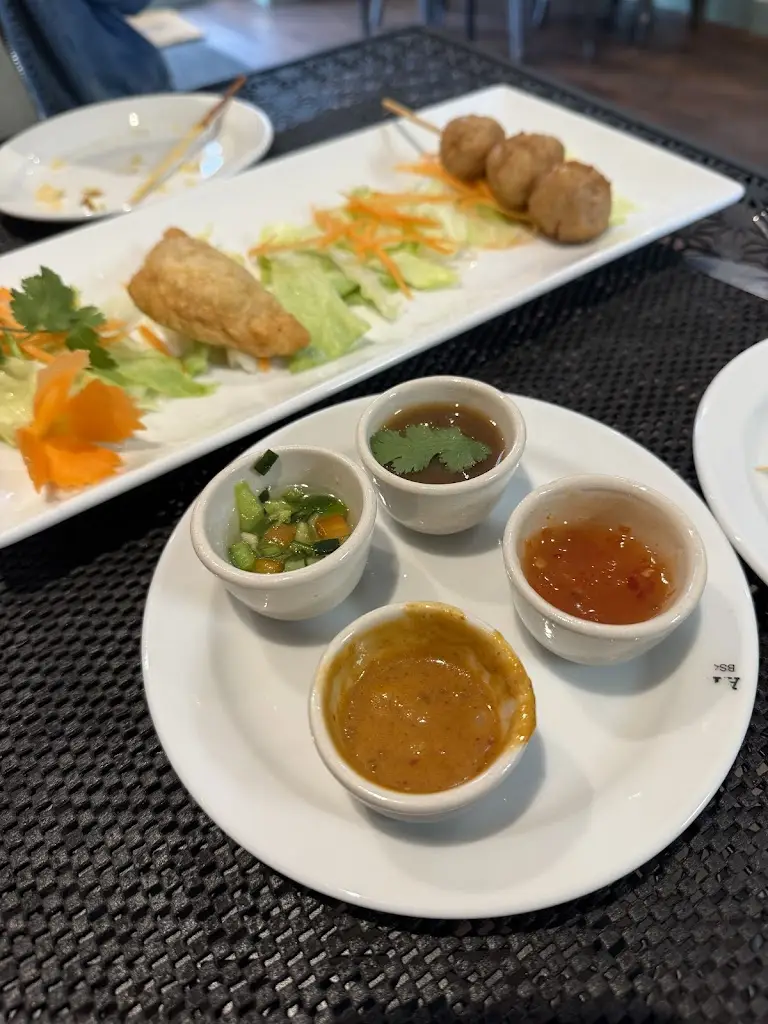 Gary meek_Aroy Thai_Langley Park_review