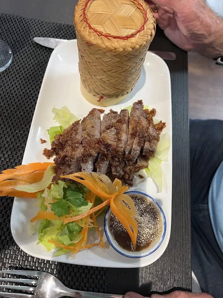 Aroy Thai_Langley Park_slider_image_2