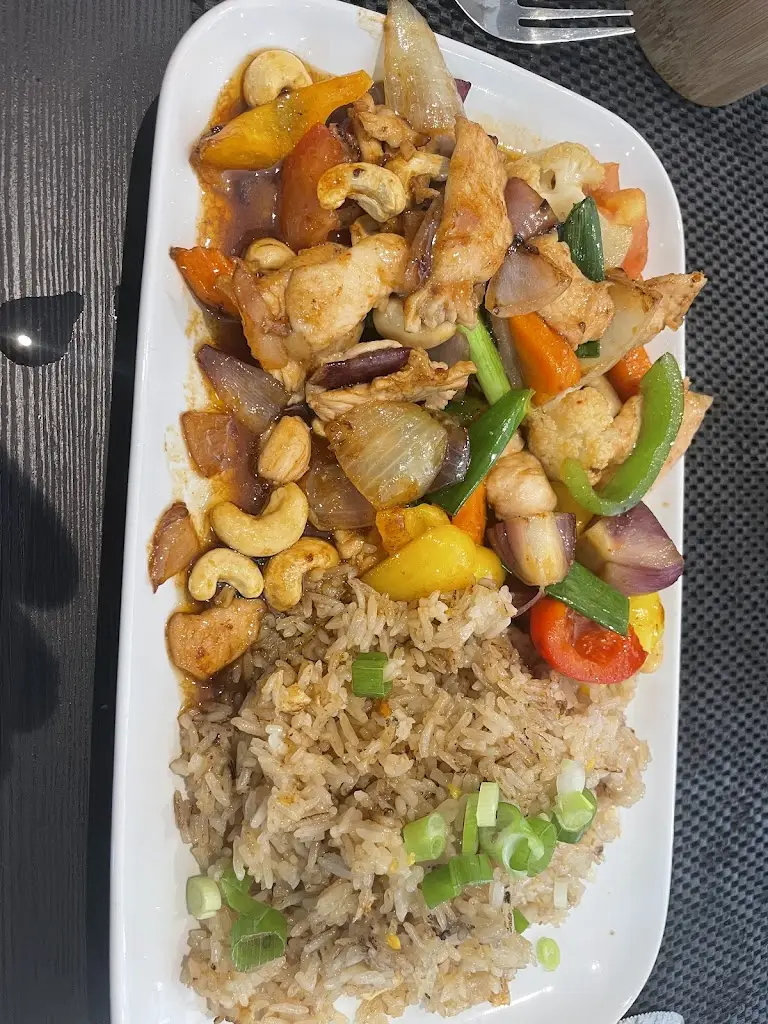 Aroy Thai_Langley Park_slider_image_3