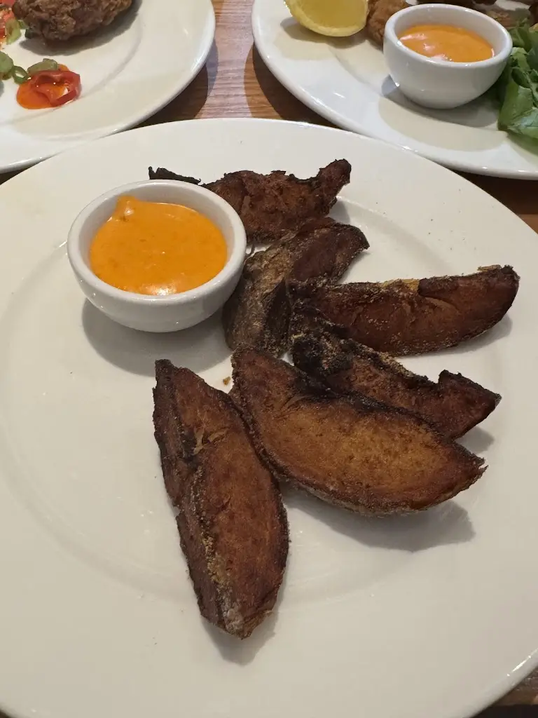 Eyitoyosi Onadipe_Broomside park Beefeater_Langley Park_review