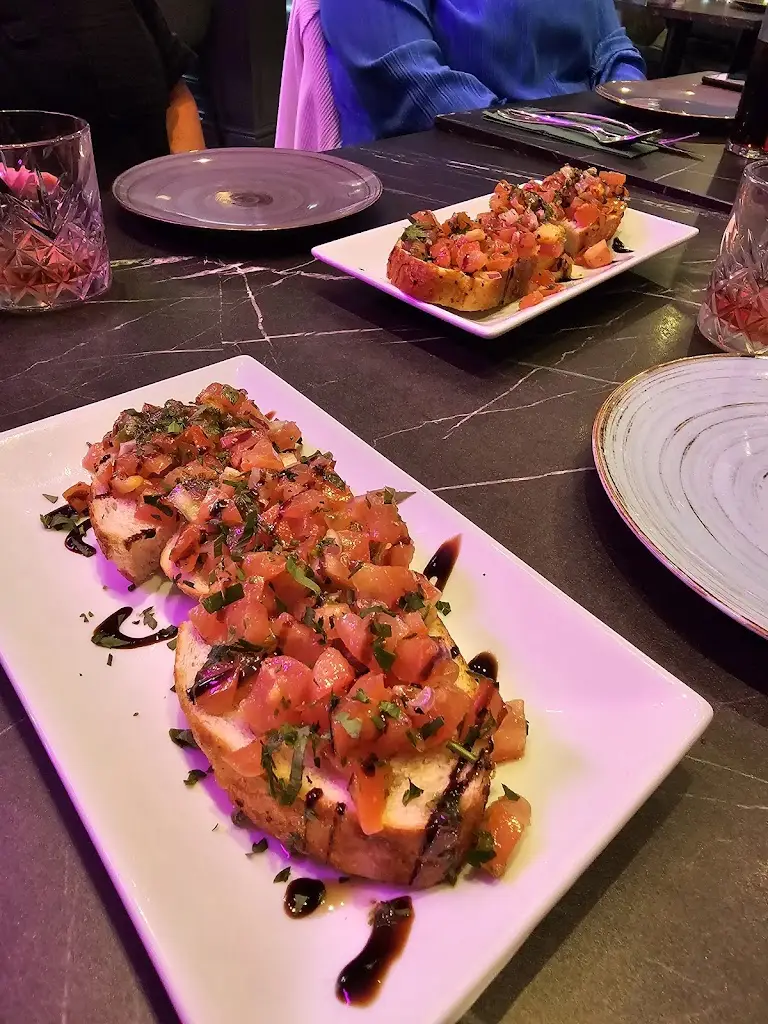 Iain Crawford_Med3 tapas restaurant&cocktail bar_Leyland_review