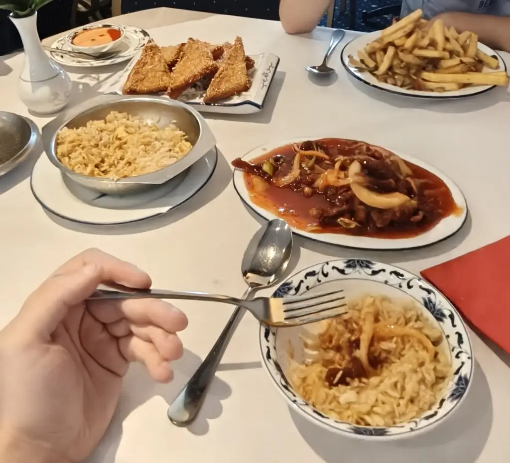 Lewis Adam McCarthy_Beijing Restaurant_Leyland_review