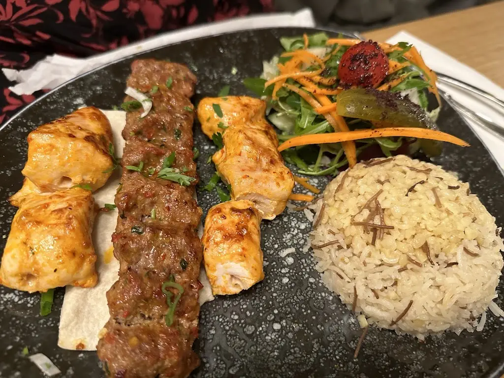 Menu_Lara Grill_Barking_image_6