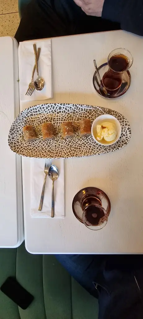 Menu_Lara Grill_Barking_image_7