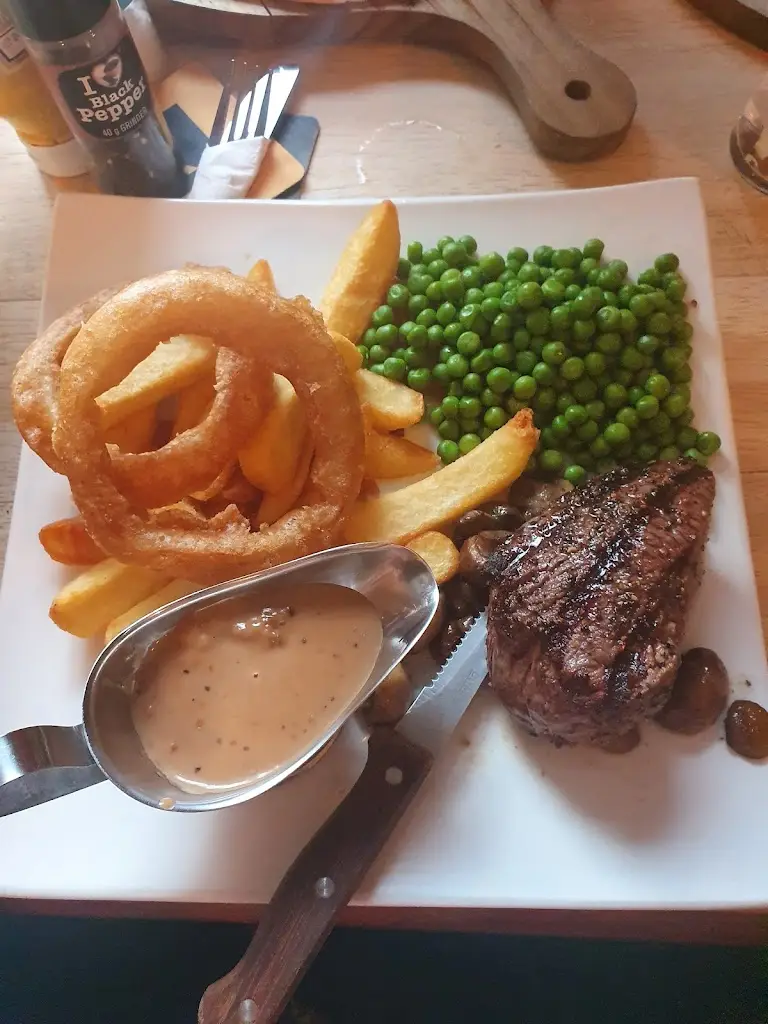 Liz_The Stag_Leyland_review
