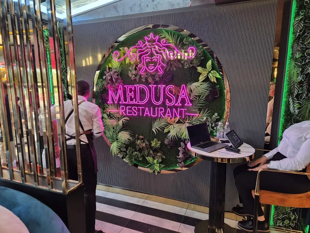 M T_Medusa Restaurant_Leigh_recensione