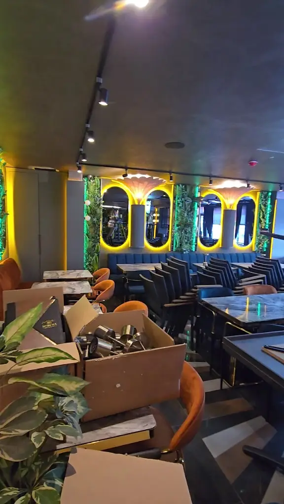 Medusa Restaurant_Leigh_slider_image_2