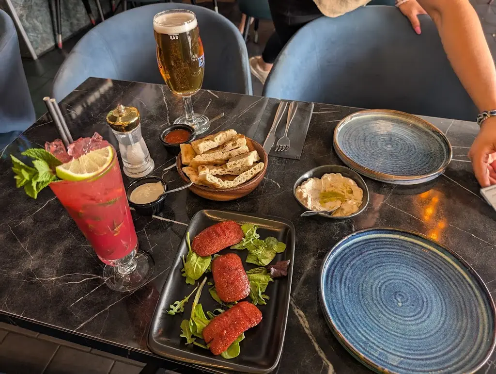 Georgi Dimitrov_Troya Restaurant_Leigh_review