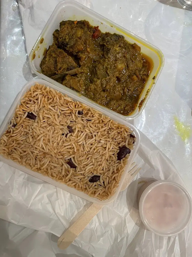 Jerkpit Caribbean Smokey Grill_Barking_slider_image_3