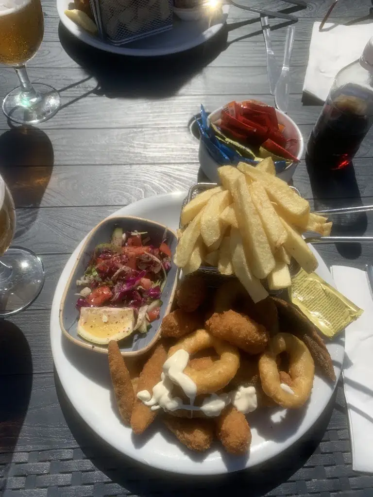 Love Fish Bar & Restaurant_Leysdown-on-Sea_slider_image_3