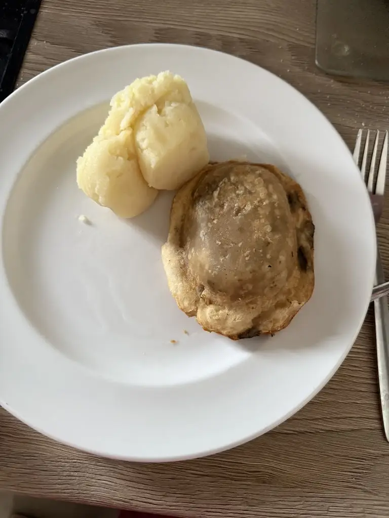 Paul's Pie & Mash_Leysdown-on-Sea_slider_image_2