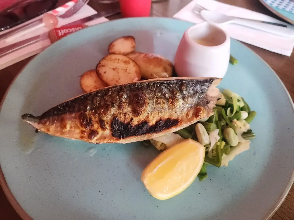 May Day_The Bun Penny_Lee-on-the-Solent_review