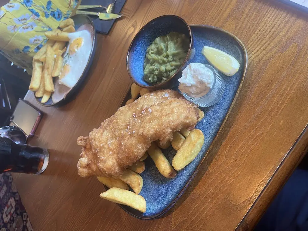 Richard Hodgson_The Wyvern_Lee-on-the-Solent_review