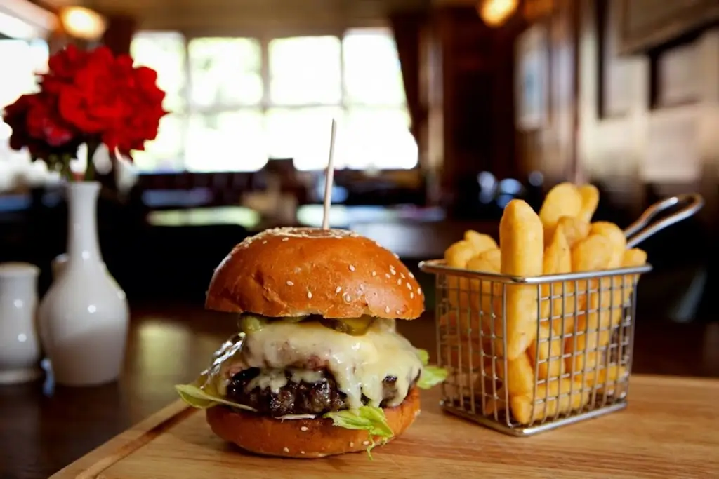 The Wyvern_Lee-on-the-Solent_slider_image_2