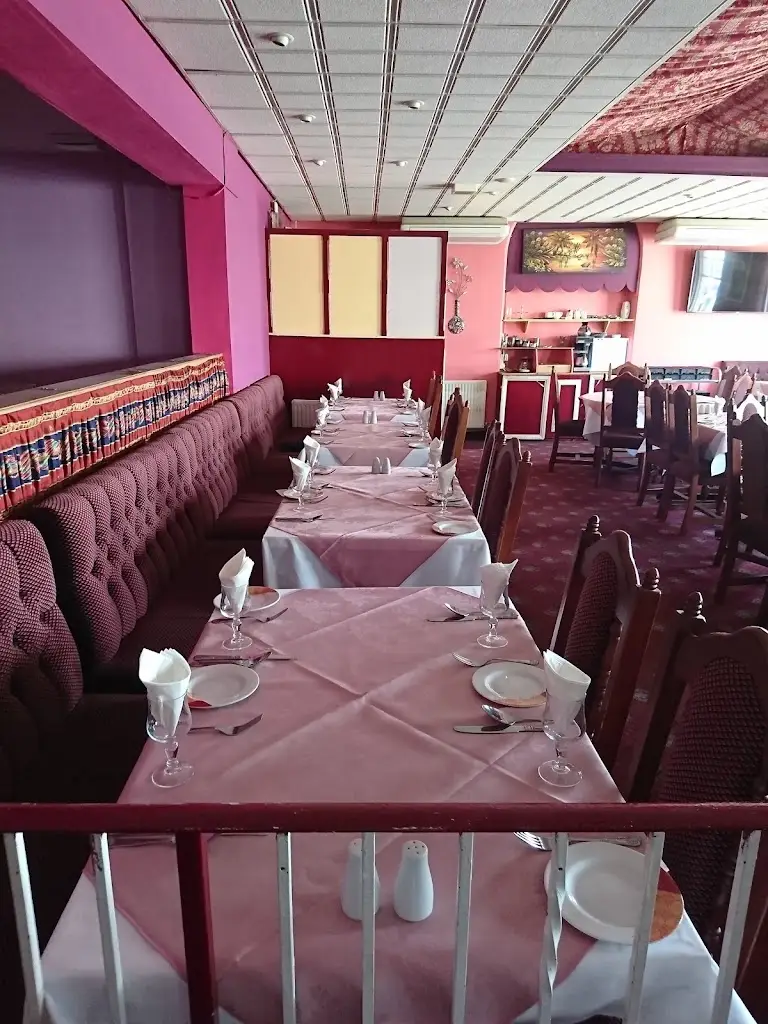 Lee Tandoori Restaurant_Lee-on-the-Solent_slider_image_3