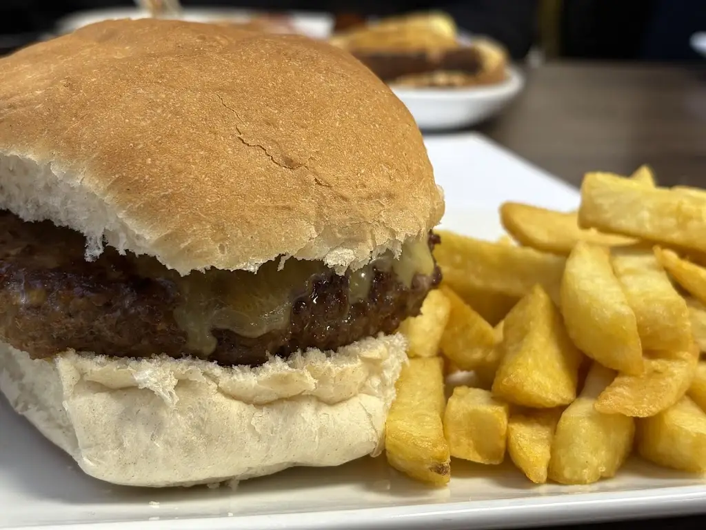 Amanda Lord_Bluebird Cafe_Lee-on-the-Solent_review