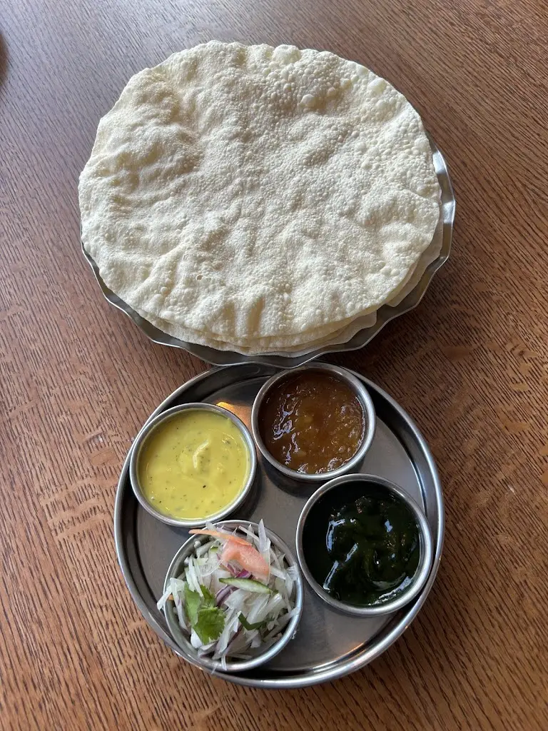 Lingfield Tandoori_Lingfield_slider_image_2