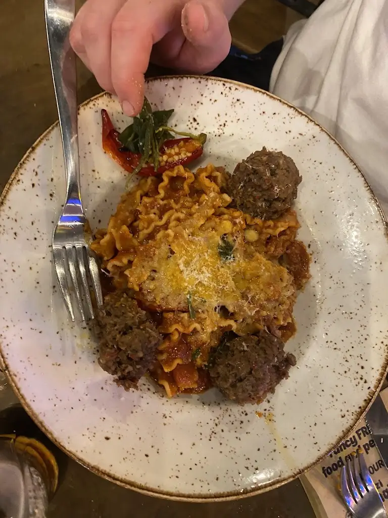 Edward Blunt_Zizzi - Banstead_Banstead_review