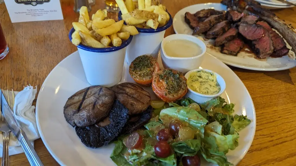 Lawrentino Santiago-Rose_Downtown Bar & Grill_Letchworth_review