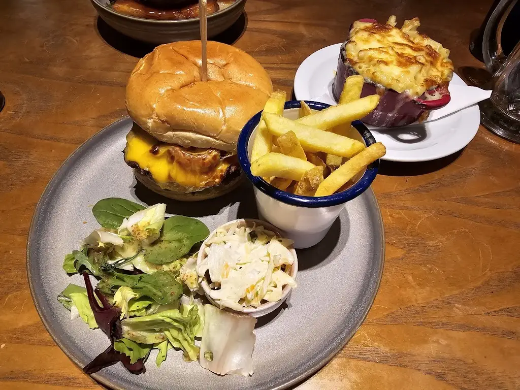 Downtown Bar & Grill_Letchworth_slider_image_3