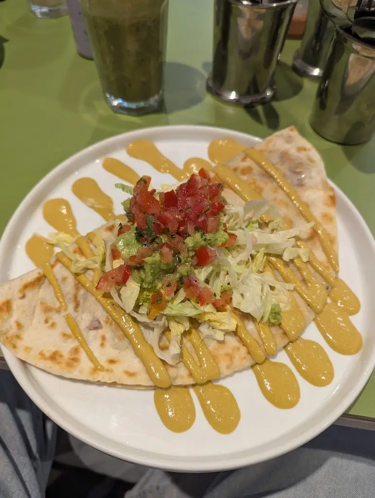 Frankie Thomspon-Attwell_Vutie Beets_Letchworth_review