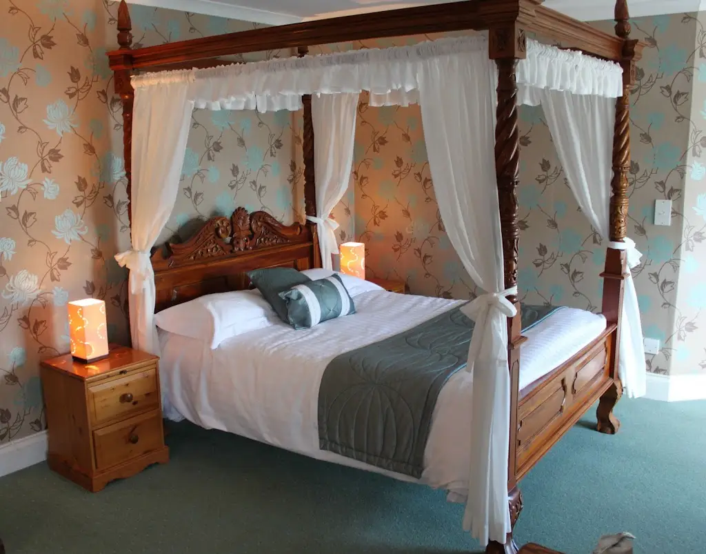 Lifton Hall: Holiday Apartments, Guest Rooms & Kitchen_Lifton_slider_image_2