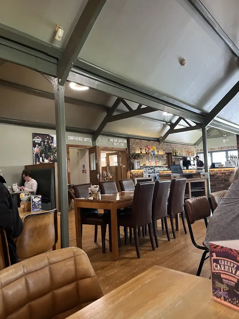 Strawberry Fields Restaurant_Lifton_slider_image_3